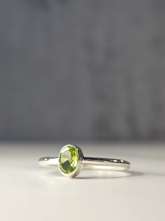 Peridot .925 Sterling Silver Ring - Faceted Oval Cut